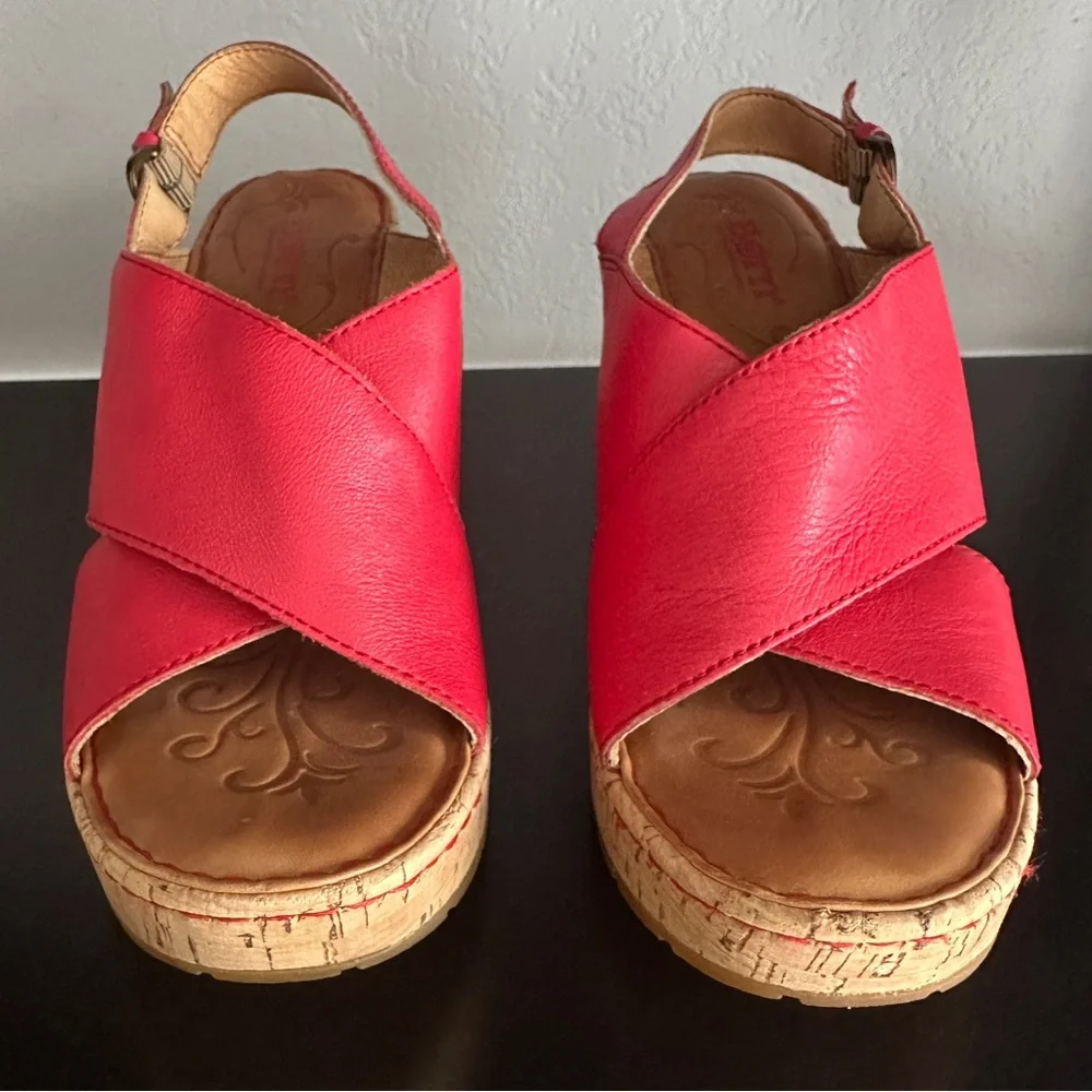 Born Jenni Red Leather Platform Comfort Sandals Size 8